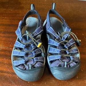 Keen Women’s Navy and Black Adventure Sandals